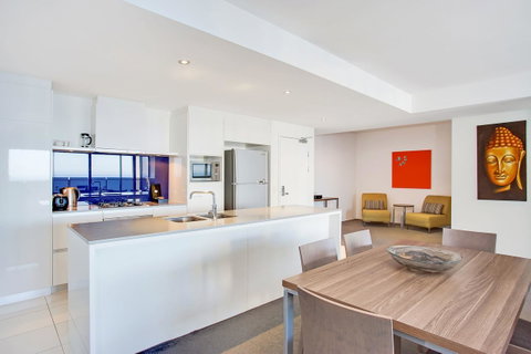 Mantra Circle On Cavill - Your Accommodation 11