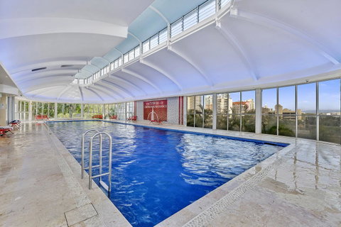Towers Of Chevron - Private Apartment - Your Accommodation 14