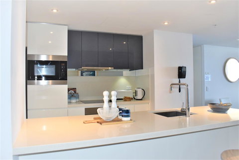 Gold Coast Private Apartments - H Residences, Surfers Paradise - Your Accommodation 7