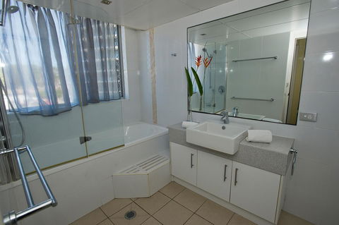 Oceania On Burleigh Beach - Your Accommodation 16