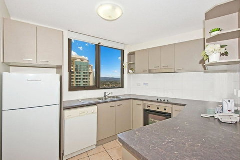 Surfers International Apartments - Your Accommodation 40