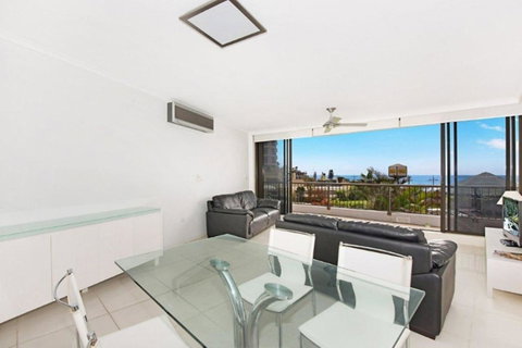 Surfers International Apartments - Your Accommodation 24