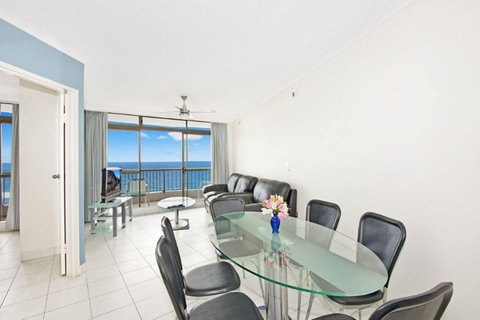 Surfers International Apartments - Your Accommodation 16