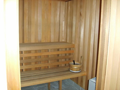Surfers International Apartments - Your Accommodation 2