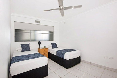 Surfers International Apartments - Your Accommodation 10