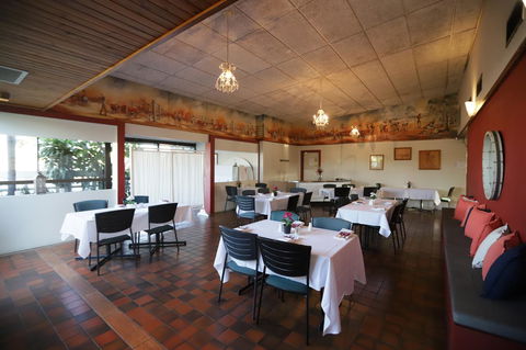 Emerald Central Hotel Official - Your Accommodation 11