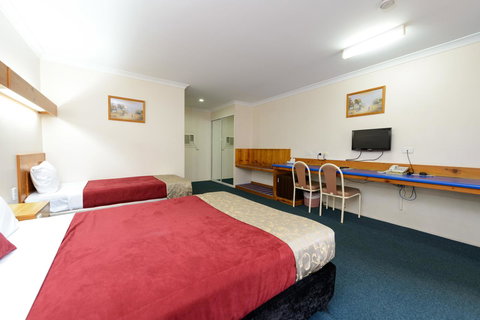 Smart Motels Bert Hinkler - Your Accommodation 2
