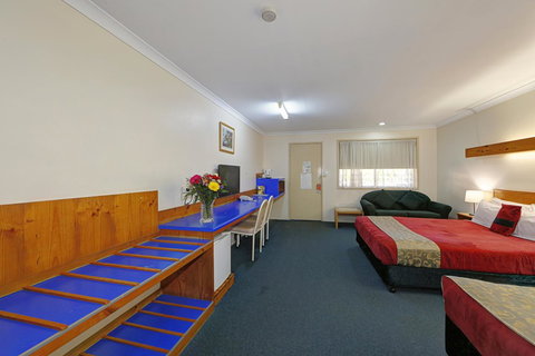 Smart Motels Bert Hinkler - Your Accommodation 10