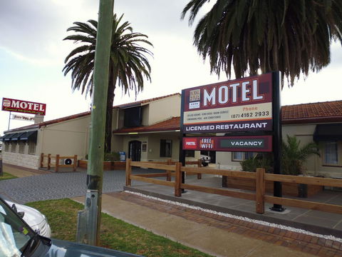 Burke & Wills Motor Inn - Your Accommodation 3