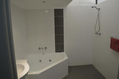 Kallangur Motel - Your Accommodation 33