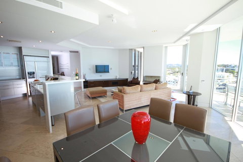 Oceans Mooloolaba - Your Accommodation 25