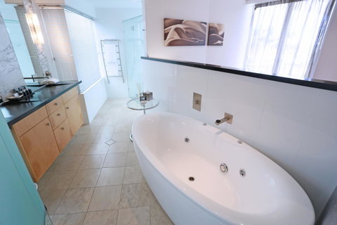 Oceans Mooloolaba - Your Accommodation 8