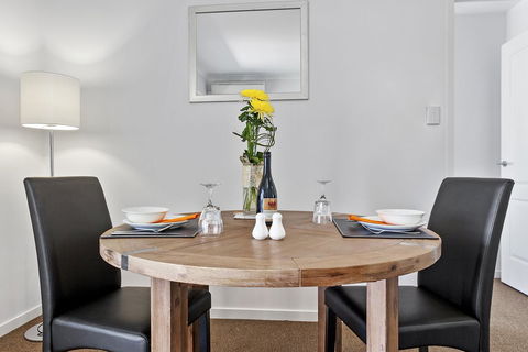 La Vida On Anzac - Your Accommodation 24