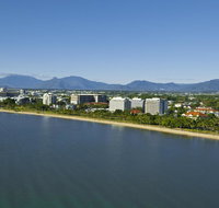 Holiday Inn Cairns Harbourside - Your Accommodation