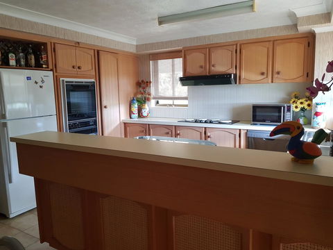 Gemini Court Holiday Apartments - Your Accommodation 38