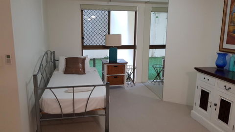 Gemini Court Holiday Apartments - Your Accommodation 14