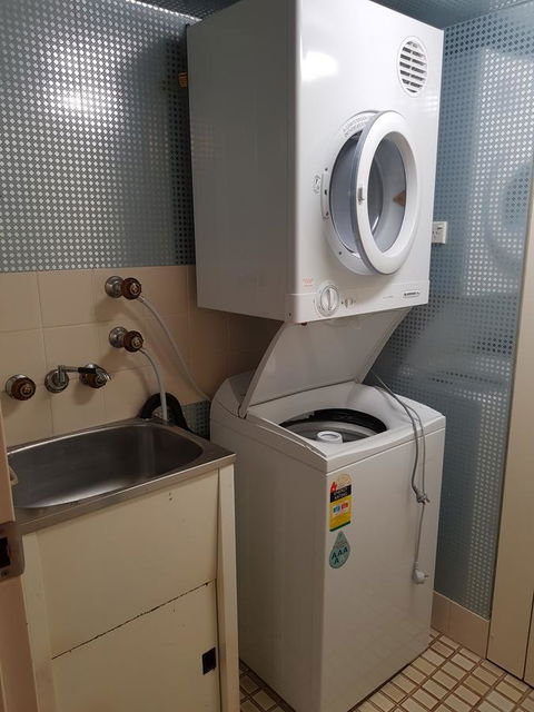 Gemini Court Holiday Apartments - Your Accommodation 42
