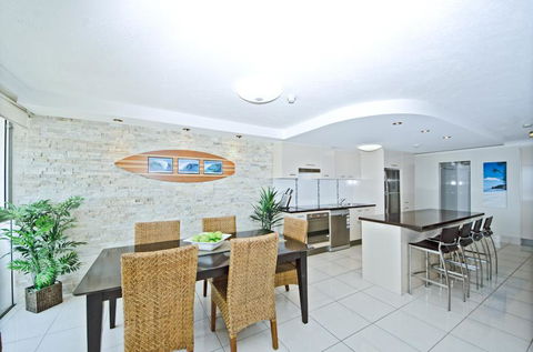 Burleigh Beach Tower - Your Accommodation 14