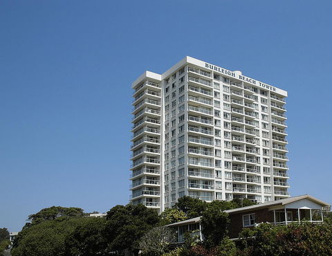 Burleigh Beach Tower - Your Accommodation 4