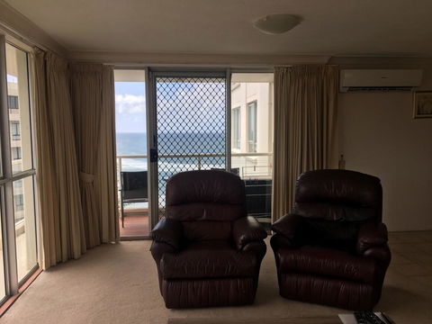 Burleigh Beach Tower - Your Accommodation 2
