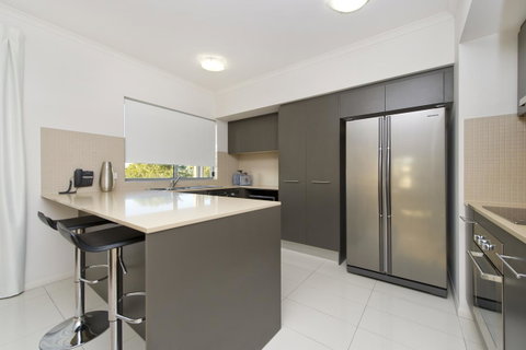On The Bay Apartments - Your Accommodation 14