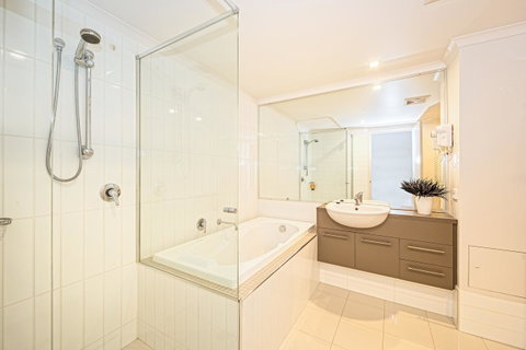 On The Bay Apartments - Your Accommodation 16