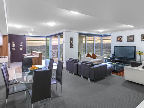 Oaks Brisbane Casino Tower Suites - Your Accommodation 12