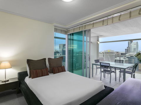 Oaks Brisbane Casino Tower Suites - Your Accommodation 7
