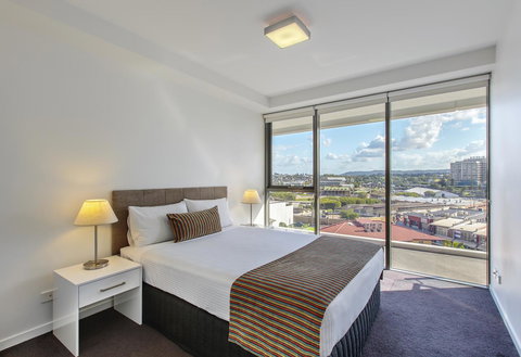 Code Apartments - Your Accommodation 4