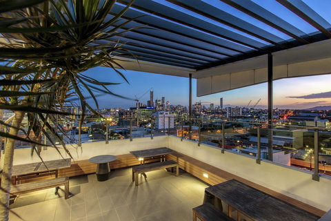 Code Apartments - Your Accommodation 2