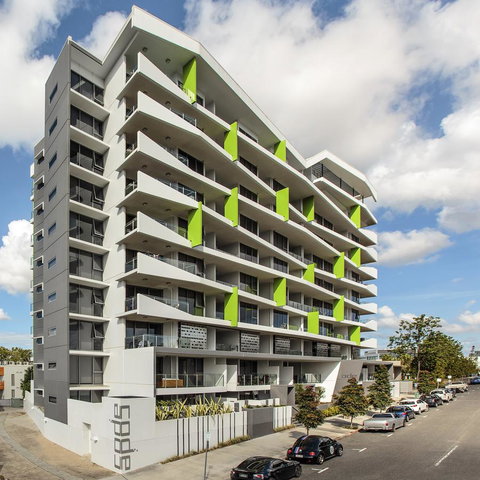 Code Apartments - Your Accommodation 8