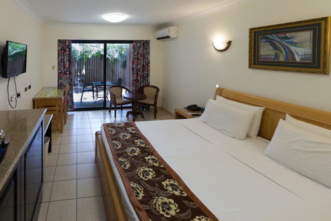Novena Palms Motel - Your Accommodation 16