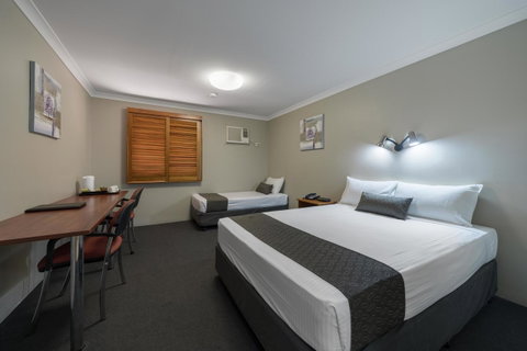 Cosmopolitan Motel & Serviced Apartments - Your Accommodation 4