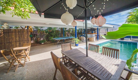 Cosmopolitan Motel & Serviced Apartments - Your Accommodation 8