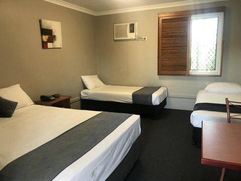 Cosmopolitan Motel & Serviced Apartments - Your Accommodation 17