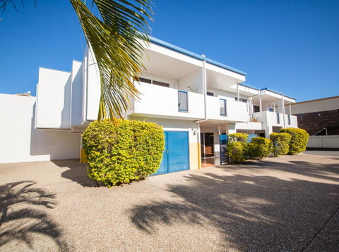Cosmopolitan Motel & Serviced Apartments - Your Accommodation 2