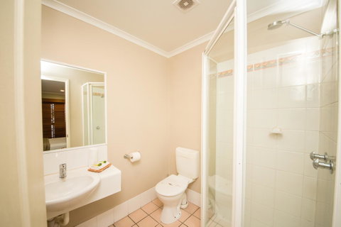 Cosmopolitan Motel & Serviced Apartments - Your Accommodation 21