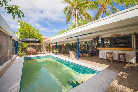 Cosmopolitan Motel & Serviced Apartments - Your Accommodation 16