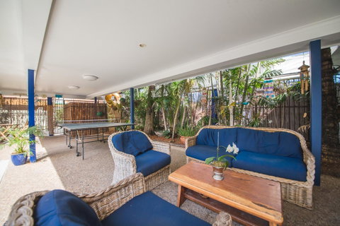 Cosmopolitan Motel & Serviced Apartments - Your Accommodation 9