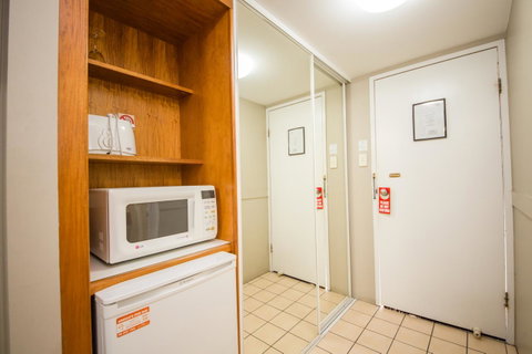 Cosmopolitan Motel & Serviced Apartments - Your Accommodation 22