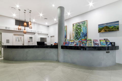 Sunshine Tower Hotel - Your Accommodation 24