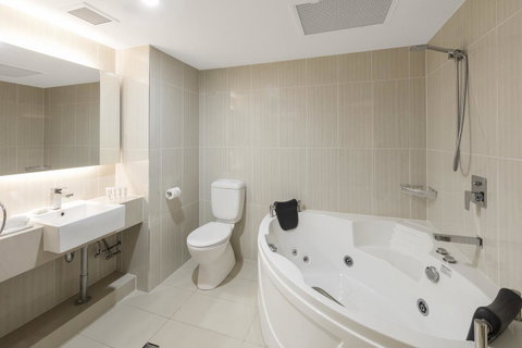Hotel Diana - Your Accommodation 24