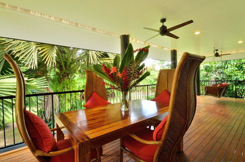 Misty Mountains Rainforest Retreat - Your Accommodation 9