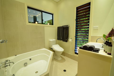 Misty Mountains Rainforest Retreat - Your Accommodation 12