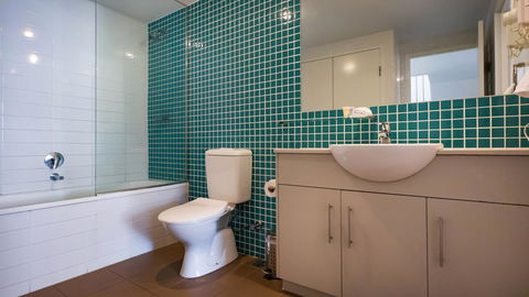 Swell Resort Burleigh Heads - Your Accommodation 6