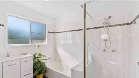 Highland House - Your Accommodation 12