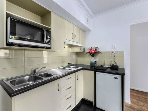 Central Brunswick Apartment Hotel - Your Accommodation 18