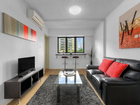 Central Brunswick Apartment Hotel - Your Accommodation 13