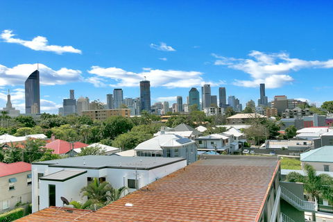 Kangaroo Point Central Hotel & Apartments - Your Accommodation 0