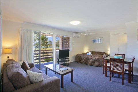 Regency Waterfront Noosa - Your Accommodation 0